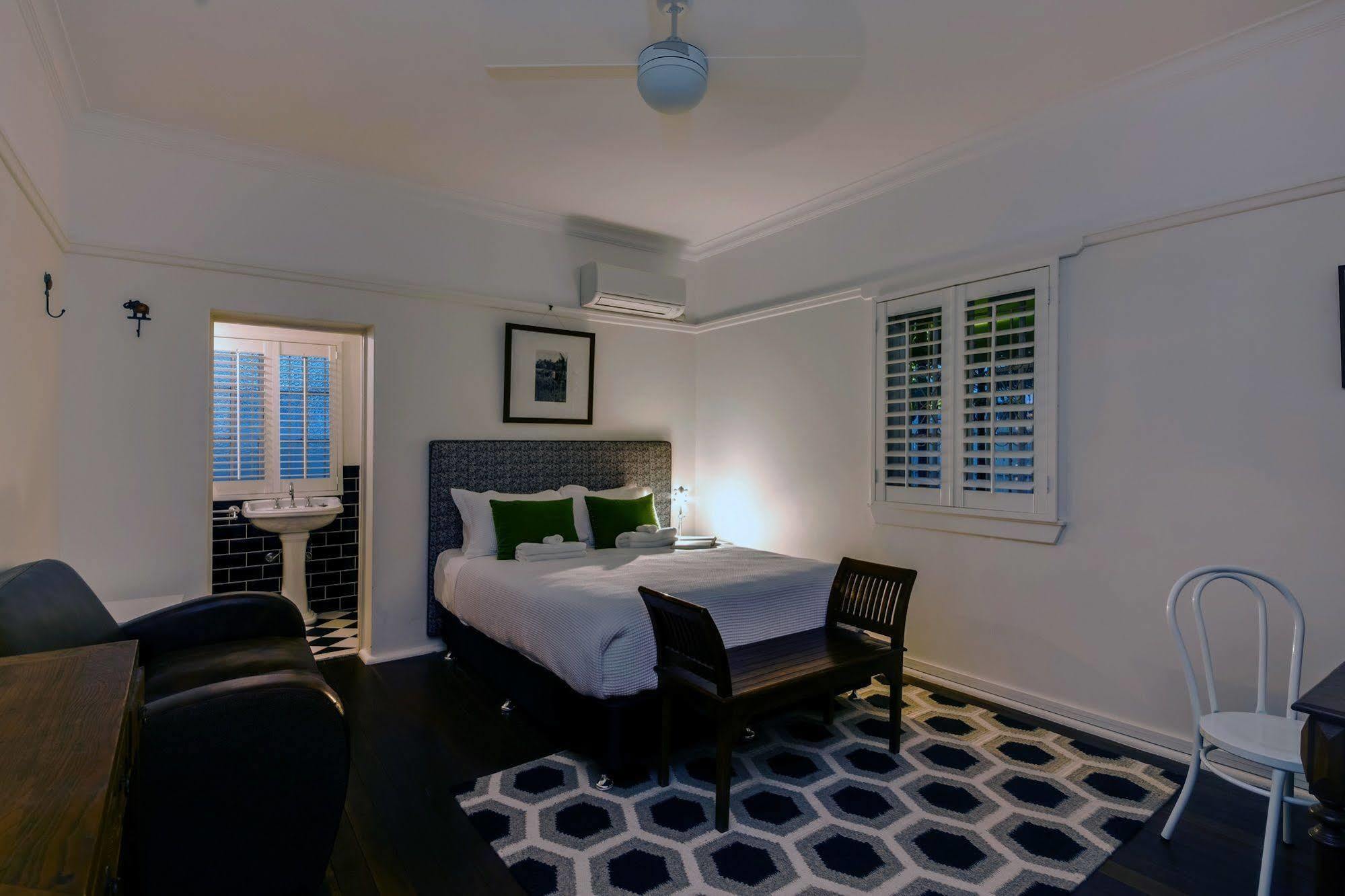 Edward Lodge New Fam Brisbane Exterior photo